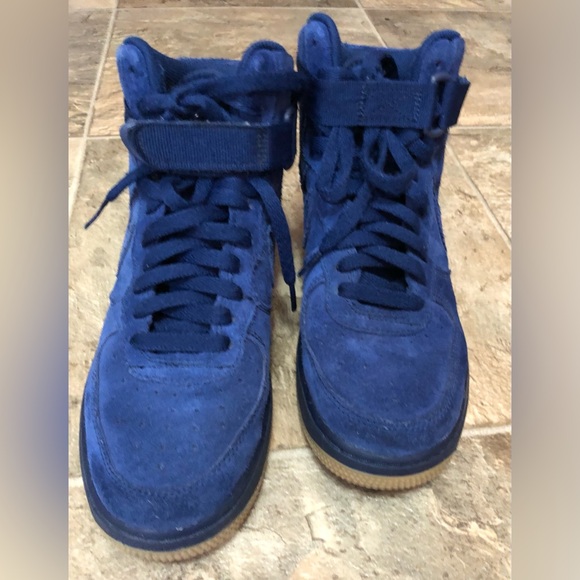 Nike Air Force 1 High LV8 (GS) 6Y - Picture 2 of 8